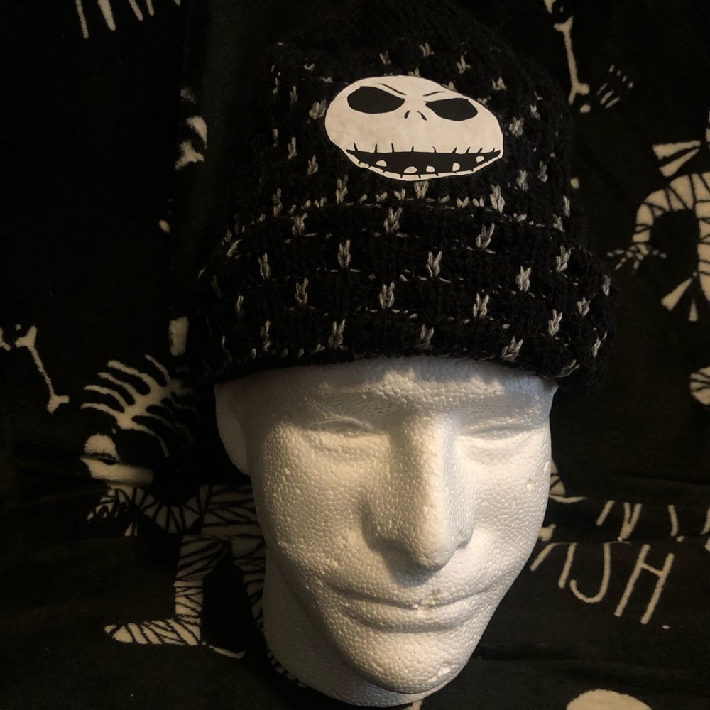 Skeleton king beanie! - Picture 2 of 5